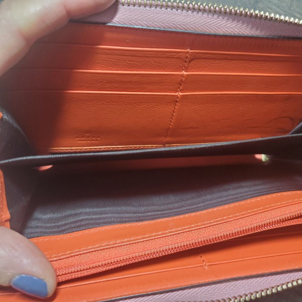 GUCCI GG Logo Ribbon PVC Zip Around Long Wallet - Picture 11 of 16